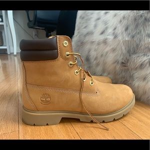 Women’s Timberland’s Size 10 Worn Once